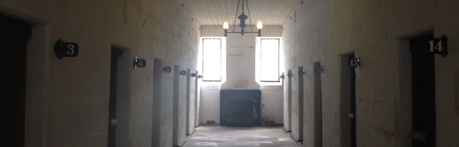 Metalbond reader arson54 visits a prison in Tasmania
