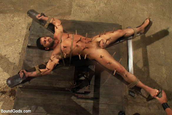 MetalbondNYC_gay_male_bondage_Tyler_Saint_04