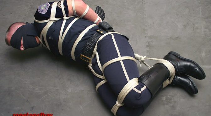 The erotic rope bondage of ropetopsfbay