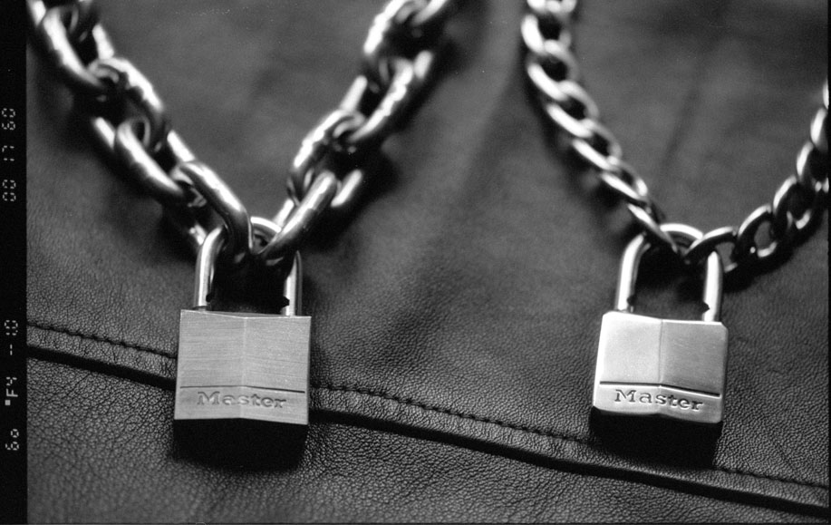 chain and padlock collar