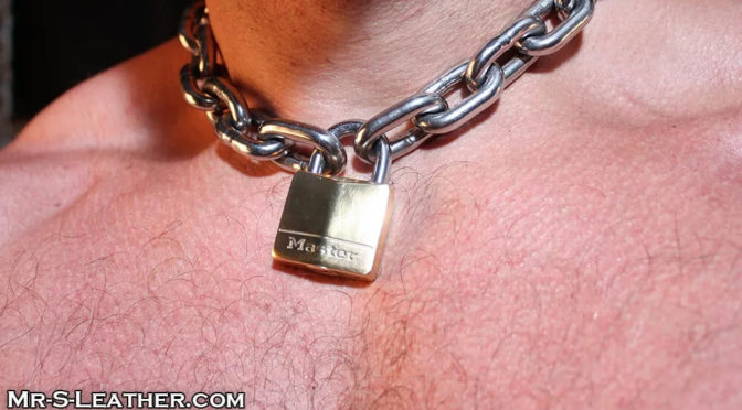 Show me your chain and padlock collar