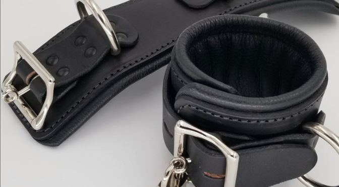 Padded locking leather restraints
