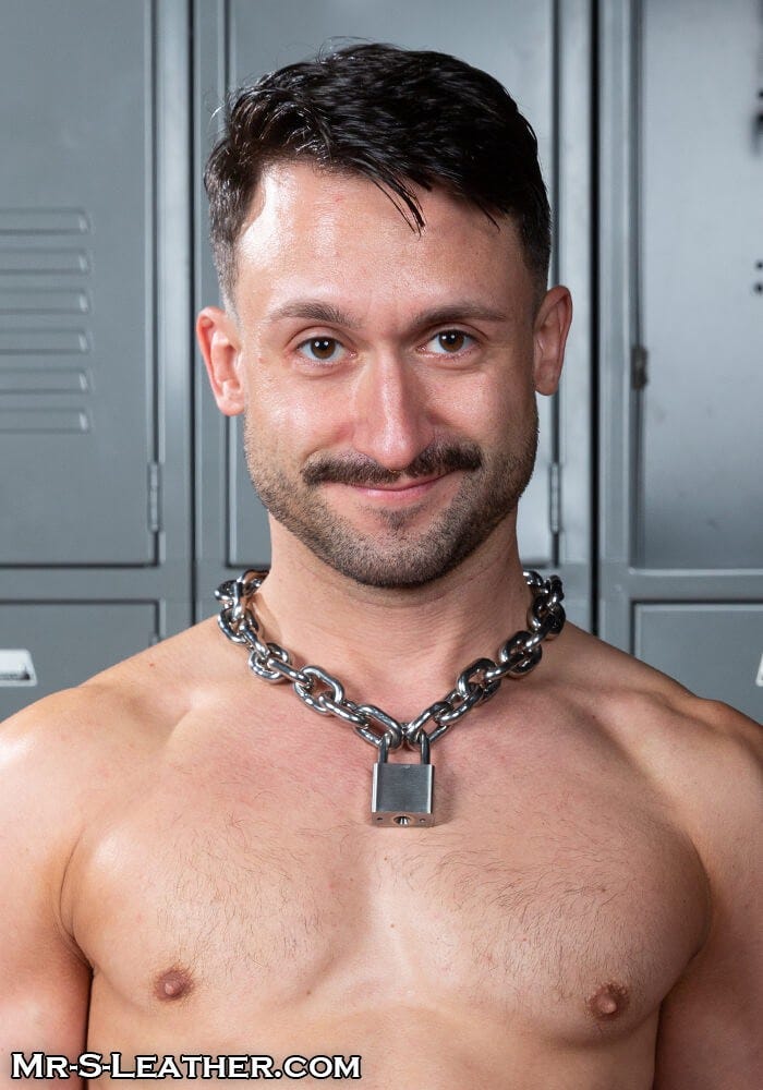 chain and padlock collar