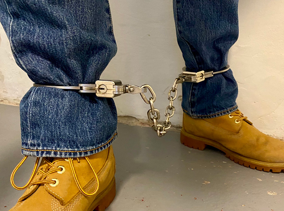 Cuffman85 and his locking metal restraints