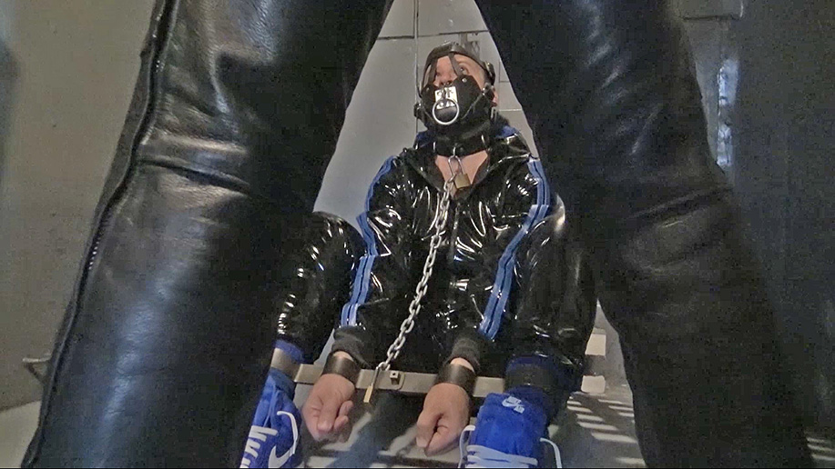 See the VIDEO at Men In Chains