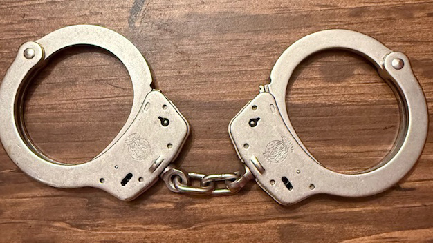 Cuffsandcops police handcuffs