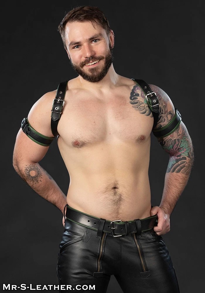 pec-friendly Cadet Shoulder Harness